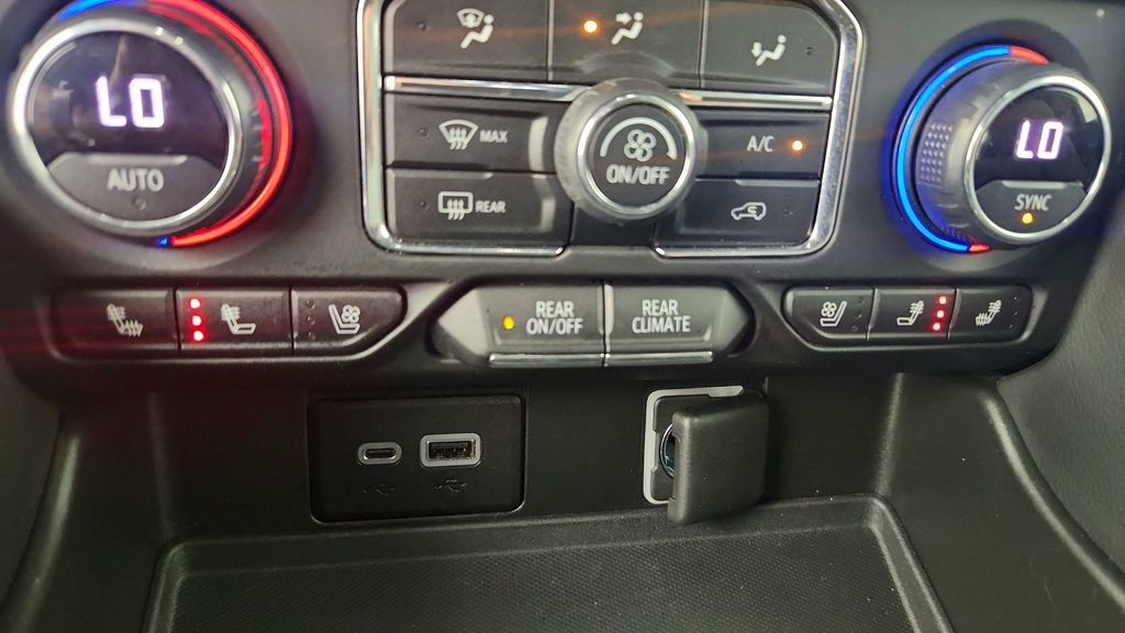 Used 2021 Chevrolet Suburban Premier image 24