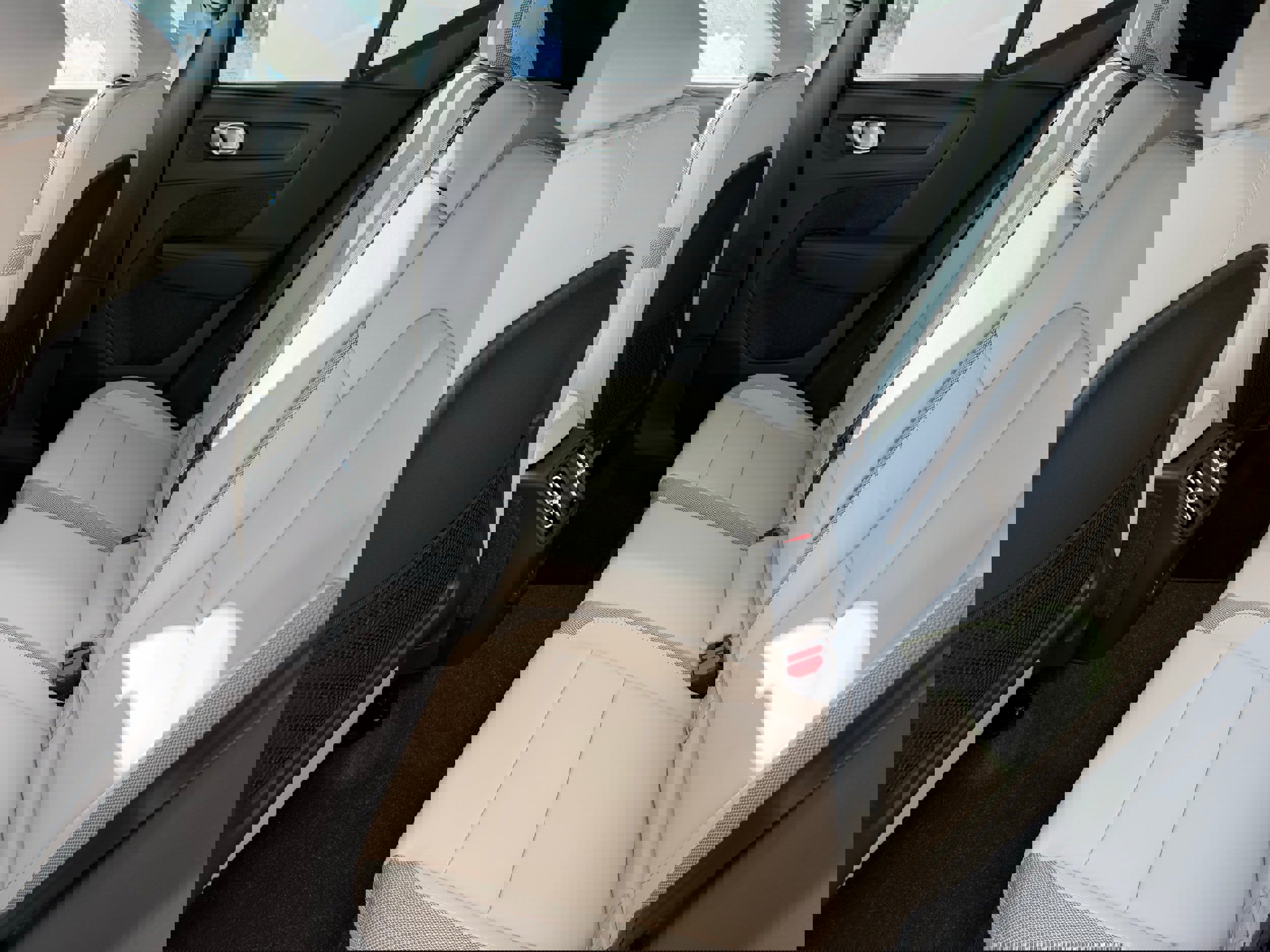 New 2026 Volvo EX40 Plus w/ Climate Package image 22