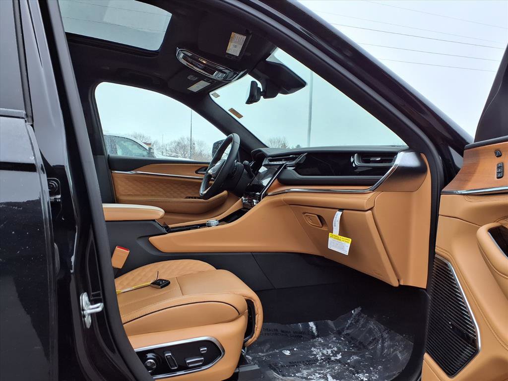 Used 2024 Jeep Grand Cherokee L Summit image 30