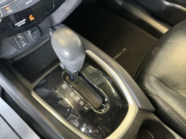 Used 2015 Nissan Rogue SV FWD image 18
