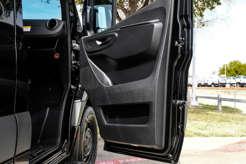 Used 2025 Mercedes-Benz Sprinter 2500 w/ Dashboard Charging Package image 35