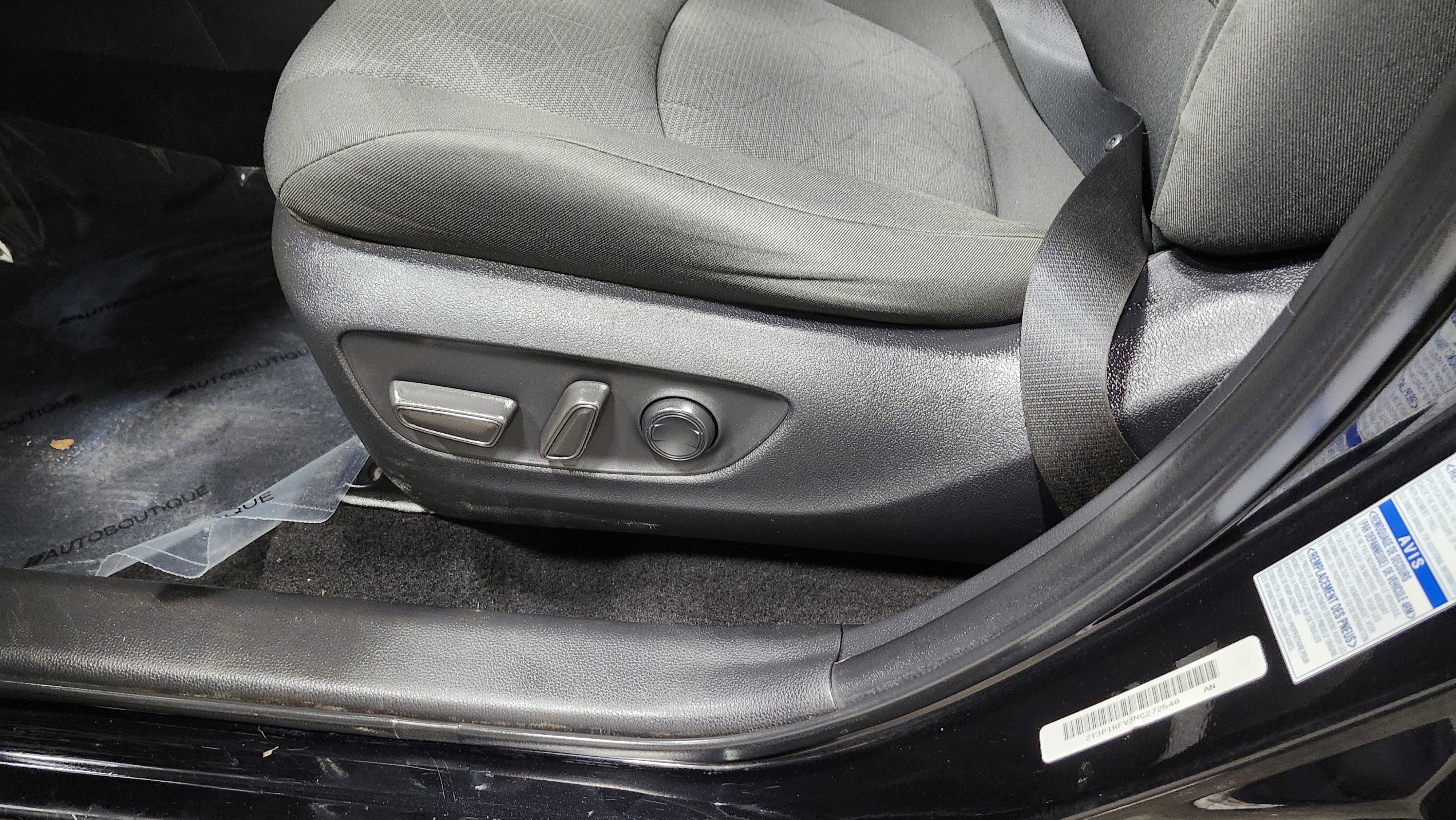 Used 2022 Toyota RAV4 XLE w/ Convenience Package image 26