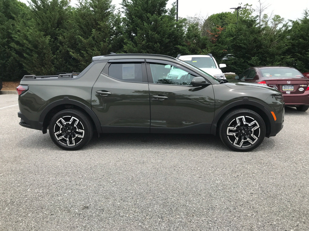 Used 2025 Hyundai Santa Cruz Limited AWD/4WD image 9