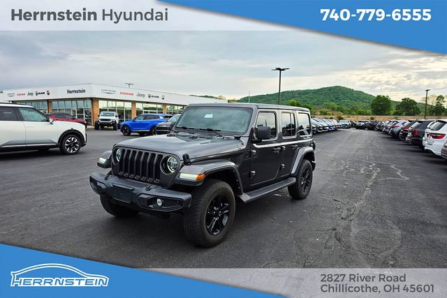Used 2022 Jeep Wrangler Unlimited Sahara AWD/4WD image 3