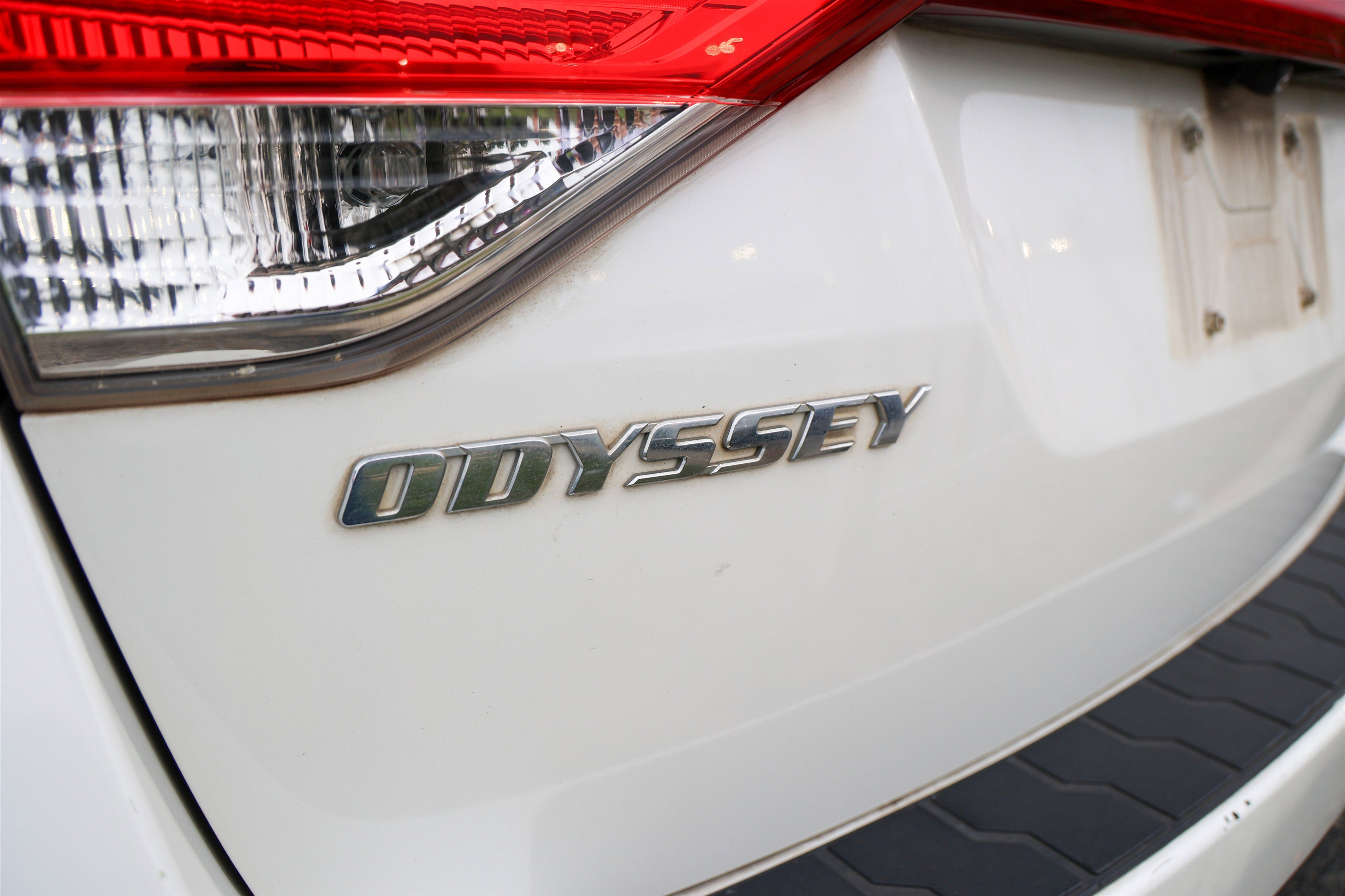 Used 2014 Honda Odyssey Touring Elite image 12