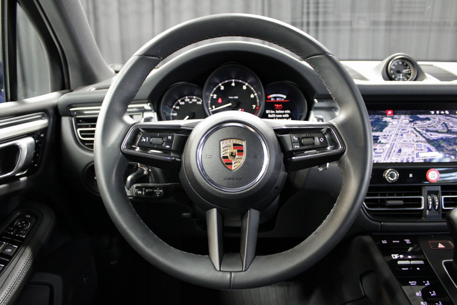 Certified 2025 Porsche Macan image 27