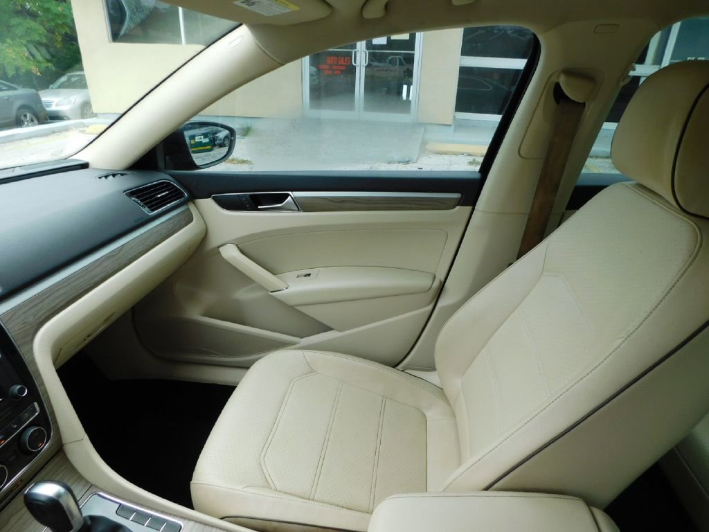Used 2016 Volkswagen Passat 1.8T SE w/ Lighting Package (P06) image 37