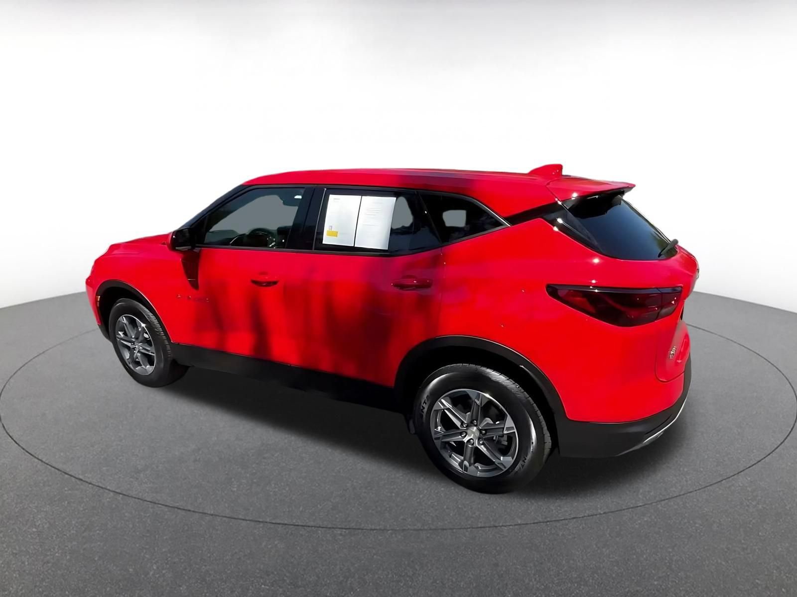 Used 2026 Chevrolet Blazer LT FWD image 9