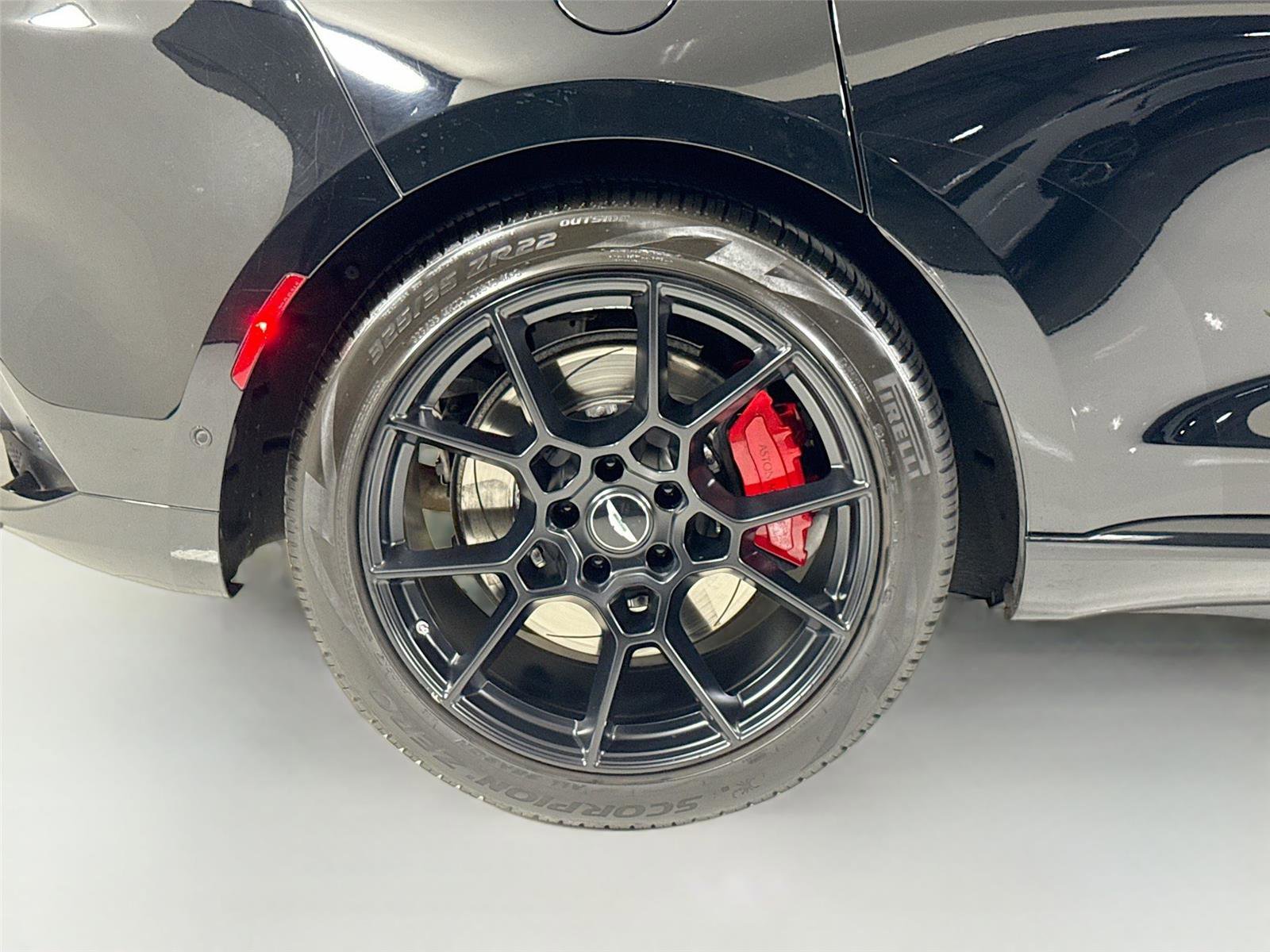 Used 2021 Aston Martin DBX image 33