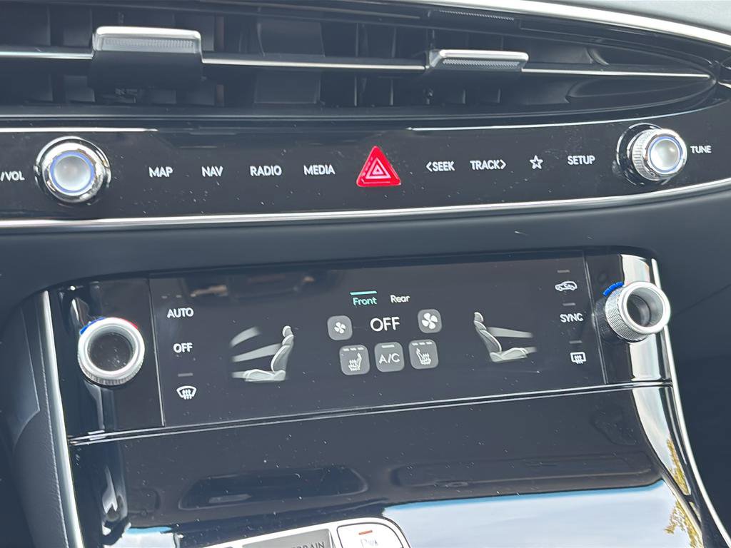 Certified 2026 Genesis GV70 2.5T image 28
