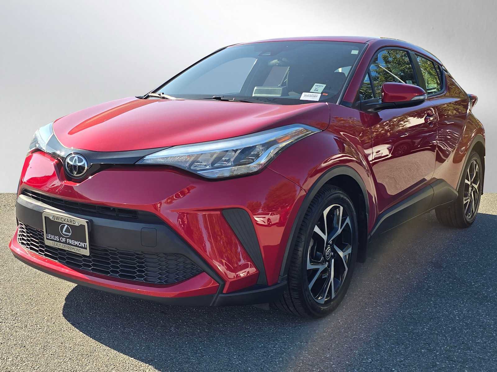 Used 2021 Toyota C-HR XLE image 7