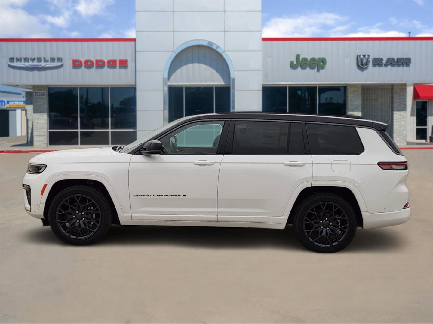 New 2026 Jeep Grand Cherokee L Summit image 3