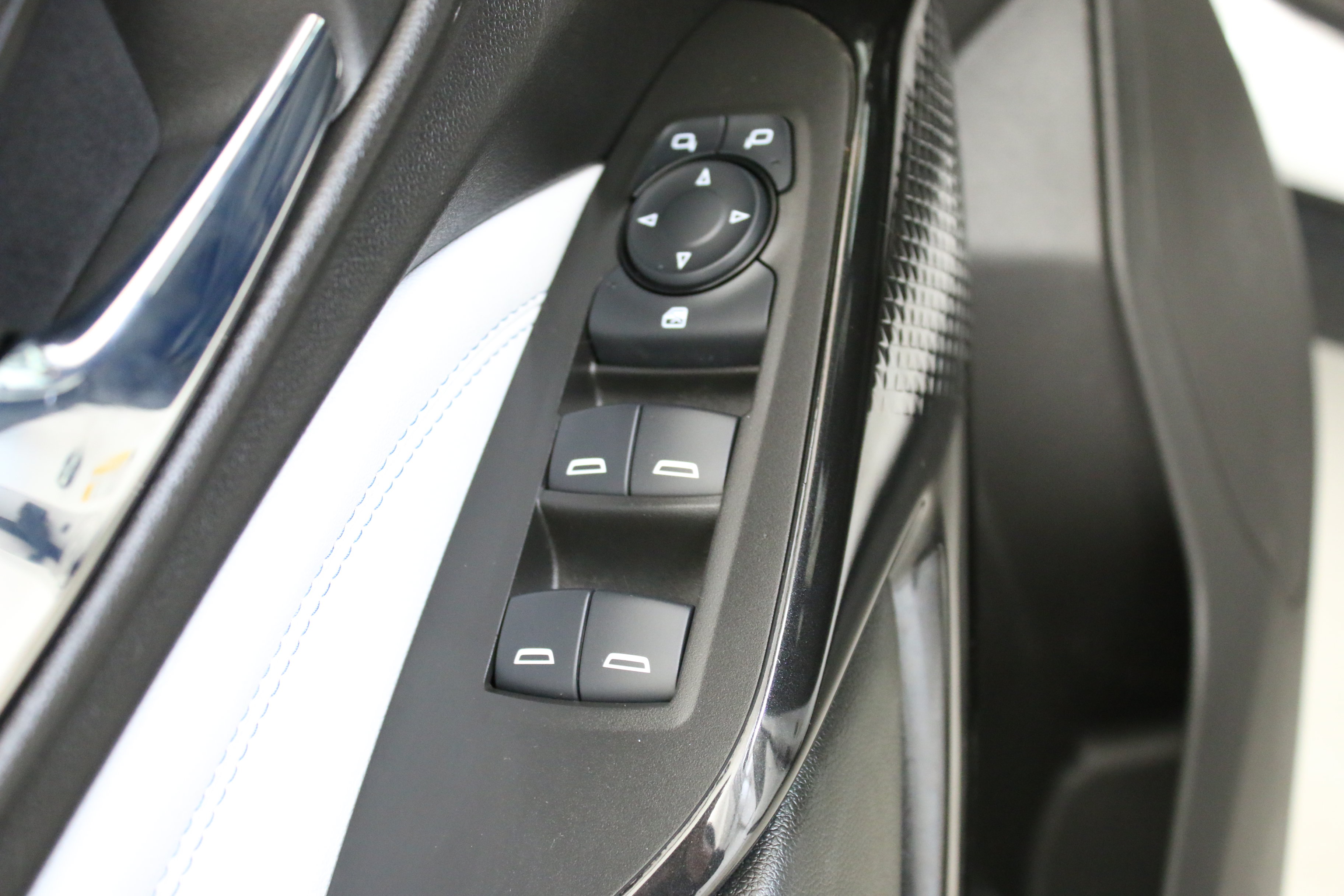 Used 2024 Chevrolet Trax LT w/ LT Convenience Package FWD image 17