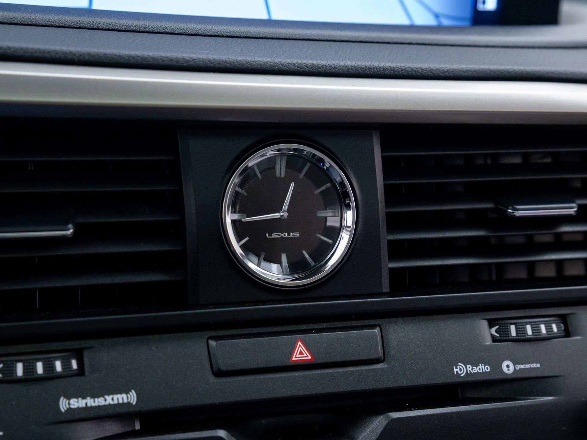 Used 2022 Lexus RX 450h AWD w/ Premium Package image 26