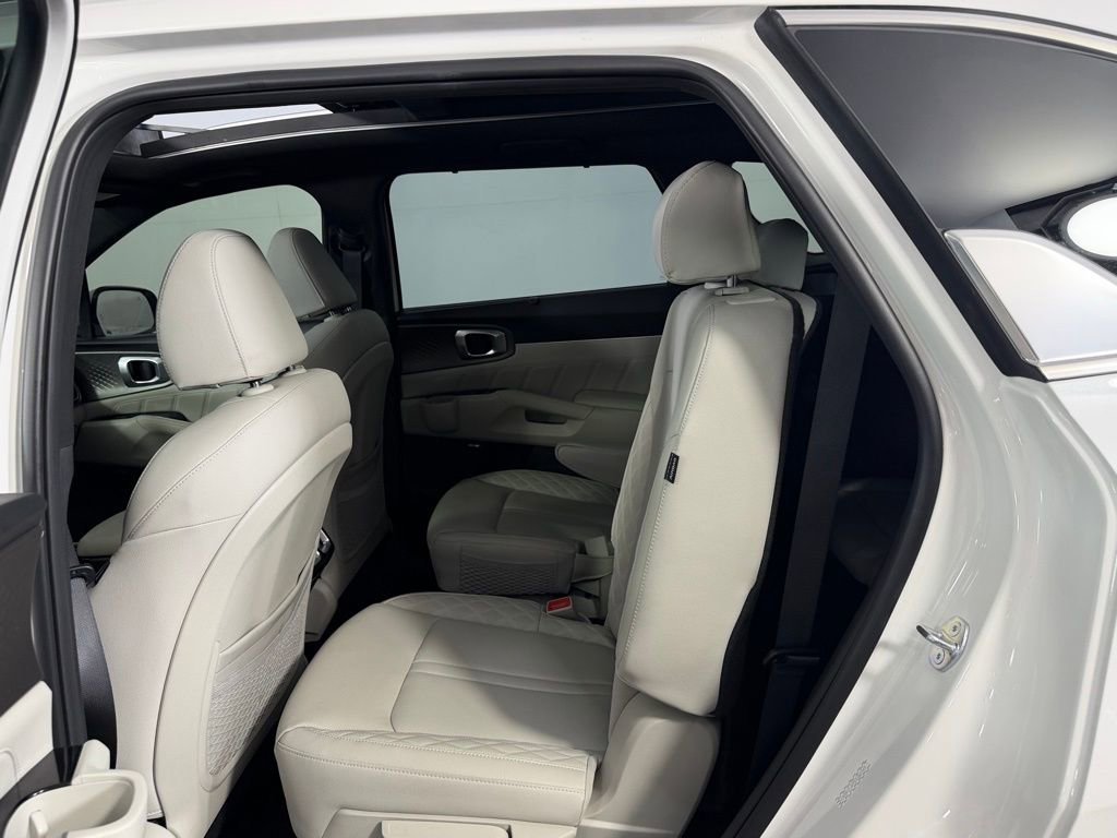 Used 2025 Kia Sorento SX Prestige image 25