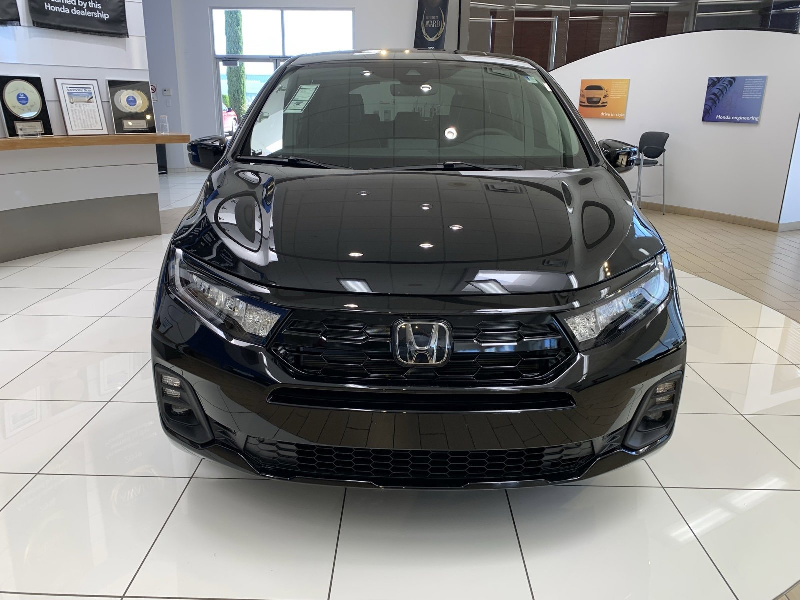 New 2026 Honda Odyssey Touring image 2