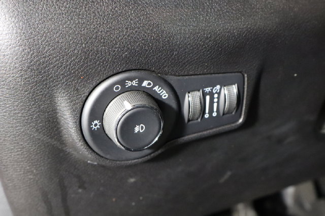 Used 2022 Jeep Compass Latitude FWD image 20