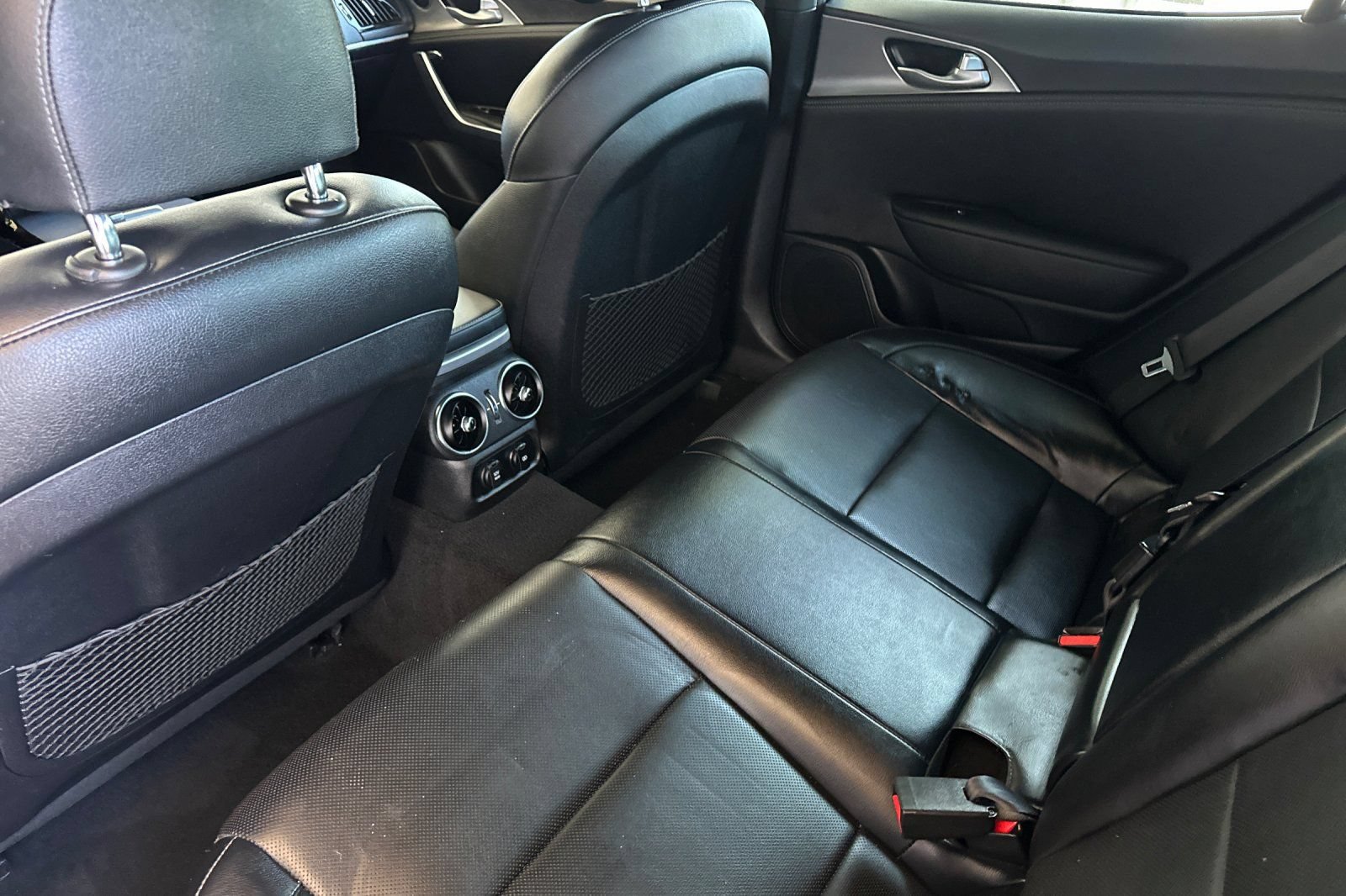 Used 2022 Kia Stinger GT1 RWD image 13