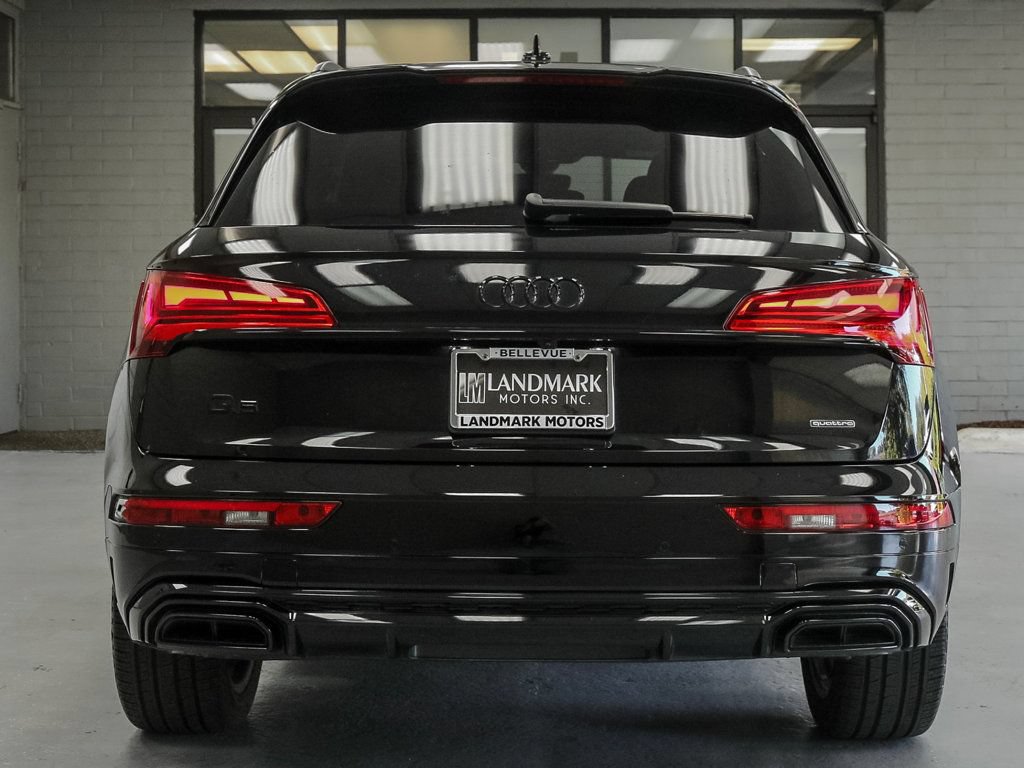 Used 2024 Audi Q5 e Premium Plus w/ Premium Plus Package AWD/4WD image 32