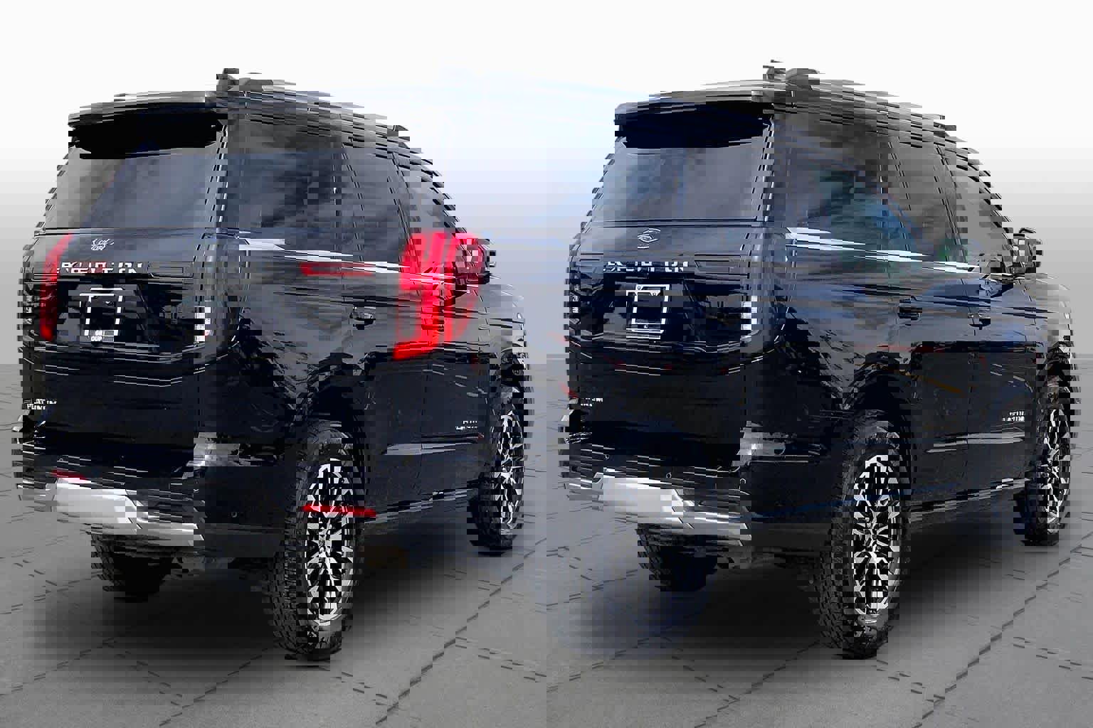 Used 2025 Ford Expedition Platinum AWD/4WD image 13