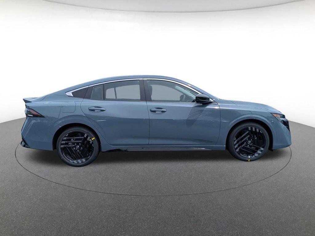 New 2026 Nissan Sentra SR FWD image 4