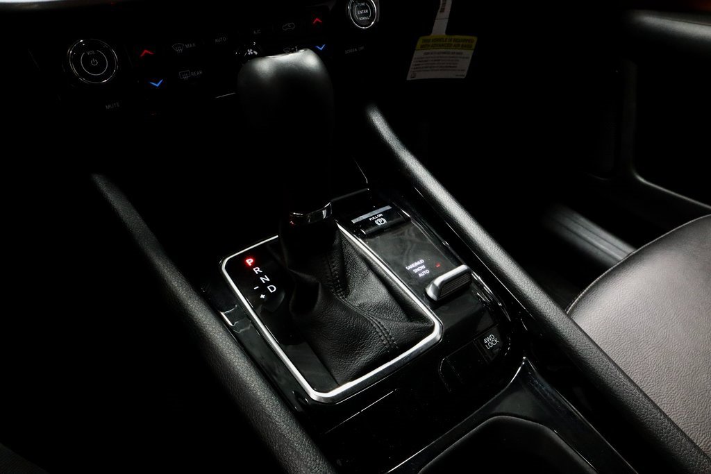 Used 2024 Jeep Compass Limited image 31