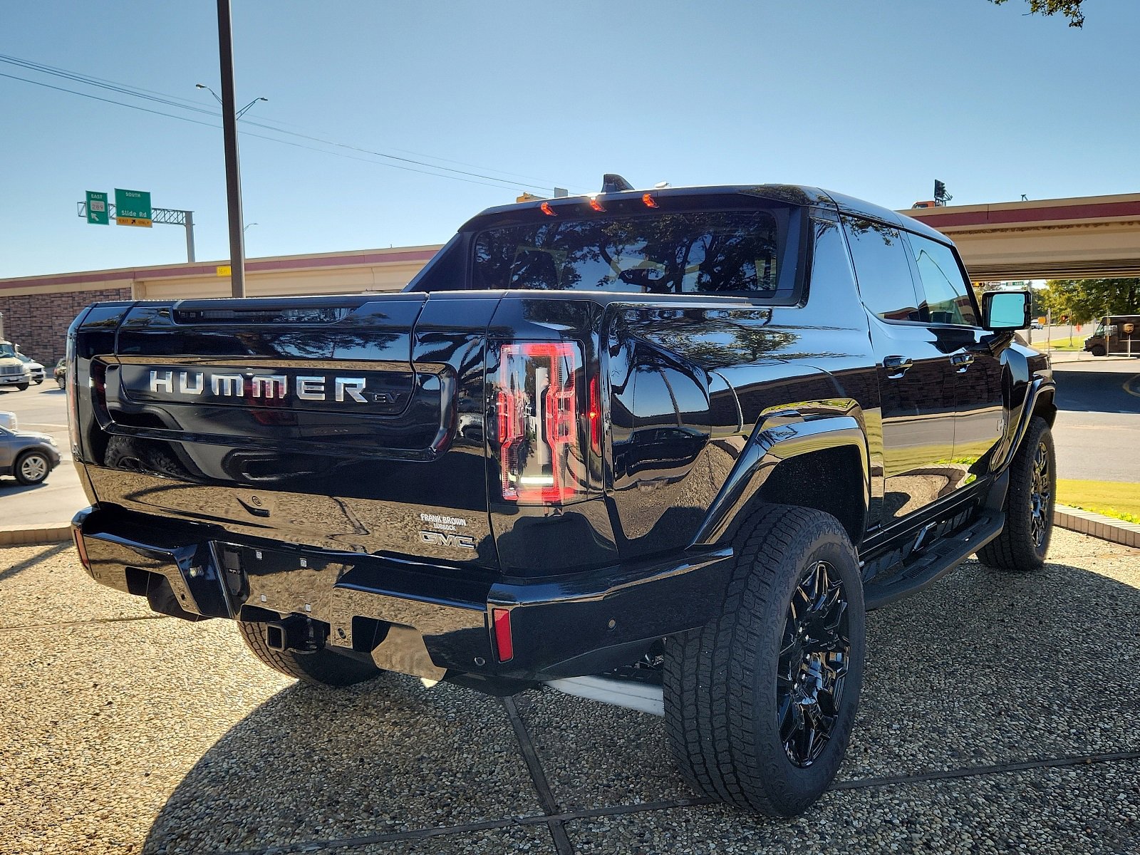 New 2025 GMC Hummer EV 2X image 3
