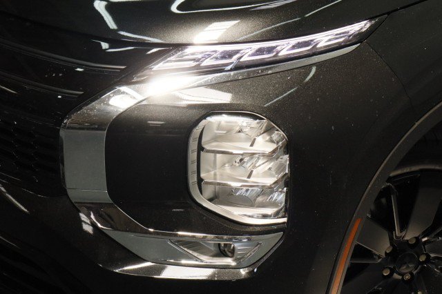 New 2026 Mitsubishi Outlander LE FWD image 2