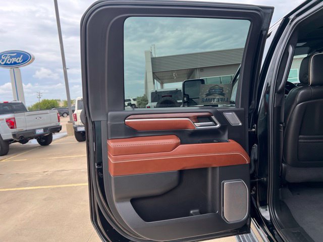 Used 2024 GMC Sierra 3500 Denali Ultimate AWD/4WD image 13