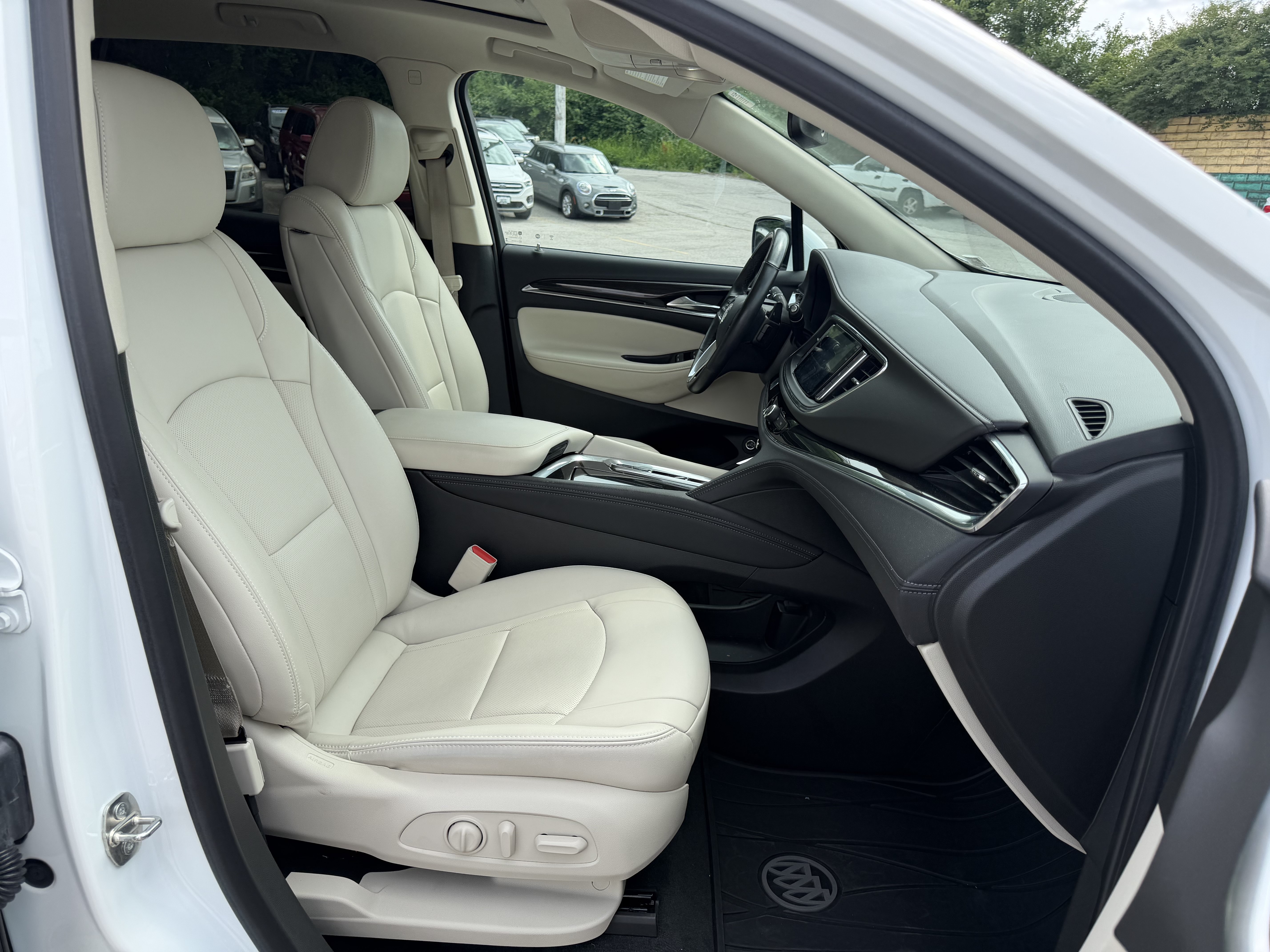 Used 2023 Buick Enclave Essence w/ Experience Buick Package FWD image 11