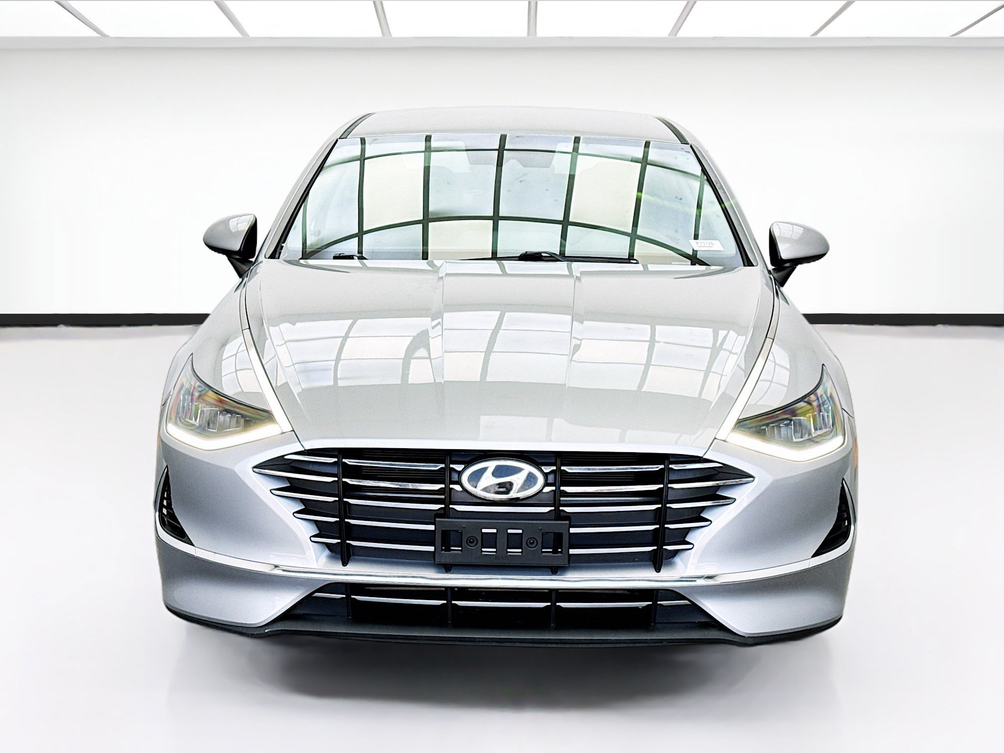 Used 2021 Hyundai Sonata SE FWD image 2