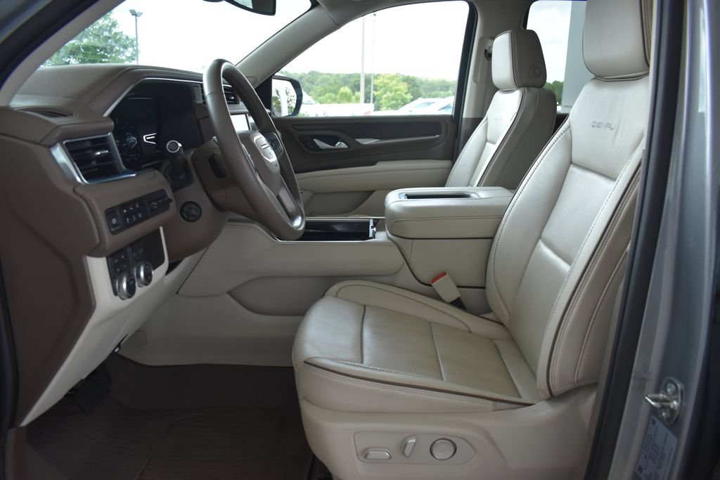 Used 2024 GMC Yukon Denali AWD/4WD image 4