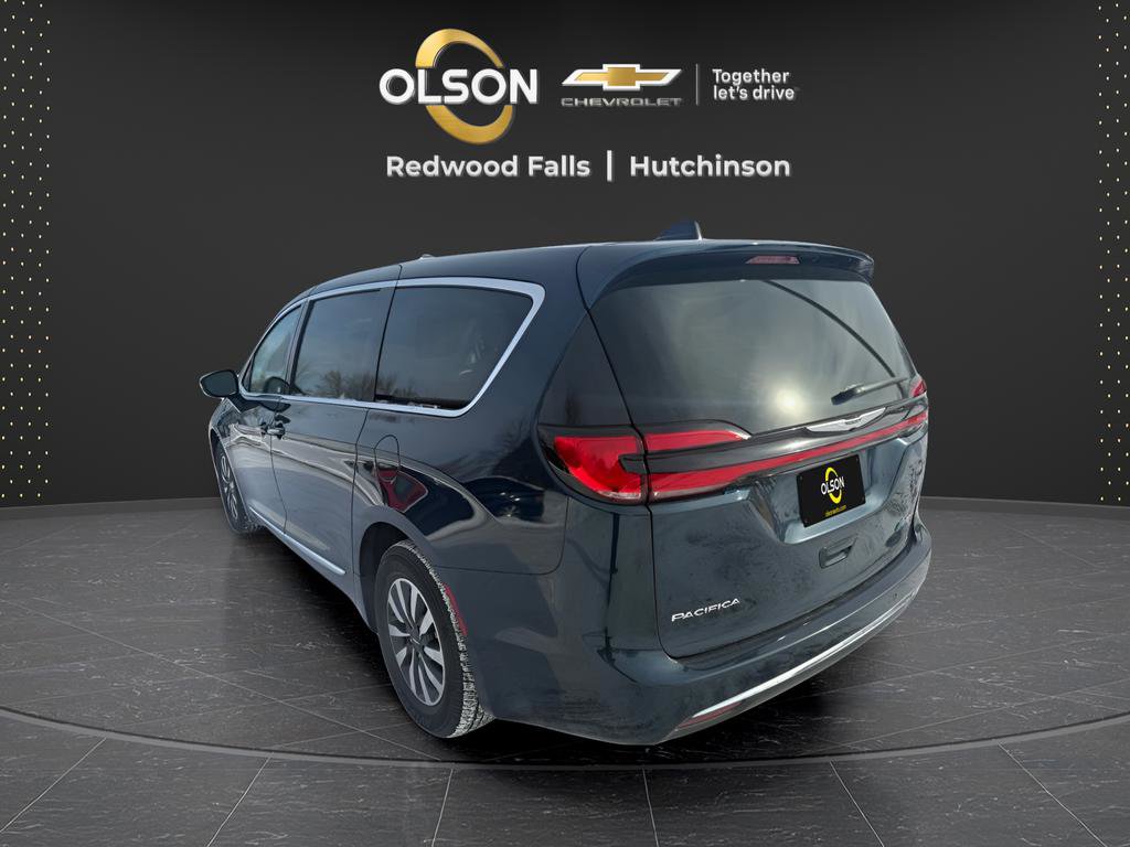 Used 2023 Chrysler Pacifica Limited image 3