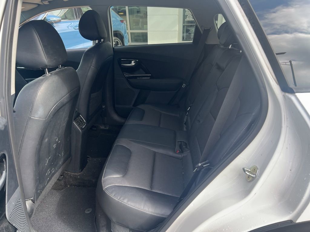 Used 2017 Kia Niro EX FWD image 16