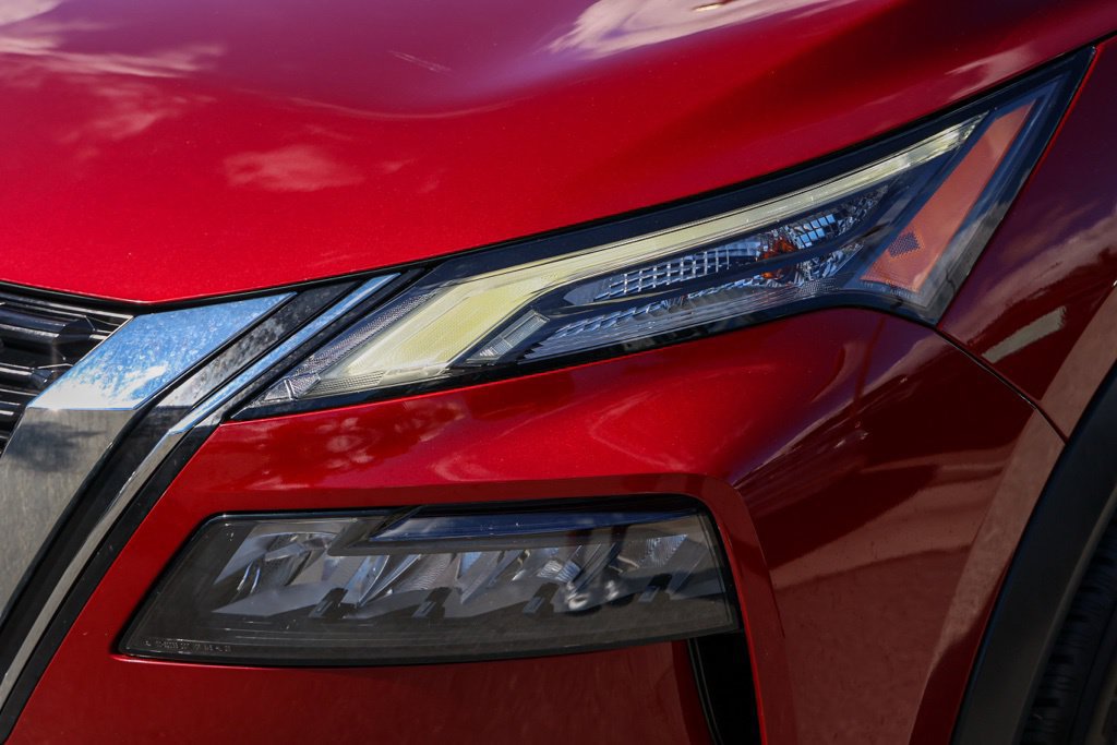 Used 2021 Nissan Rogue S FWD image 11