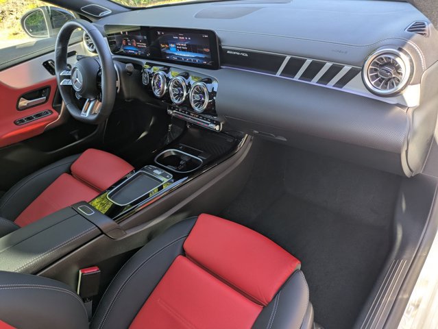 Used 2024 Mercedes-Benz CLA 35 AMG 4MATIC image 23