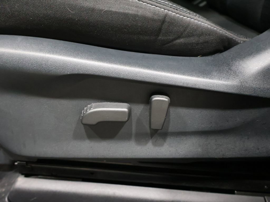 Used 2023 Subaru Ascent Premium w/ Convenience Package image 10