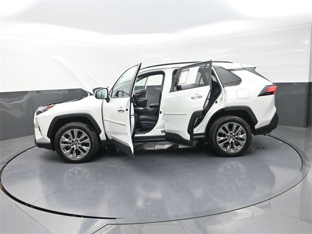Used 2025 Toyota RAV4 Limited image 28