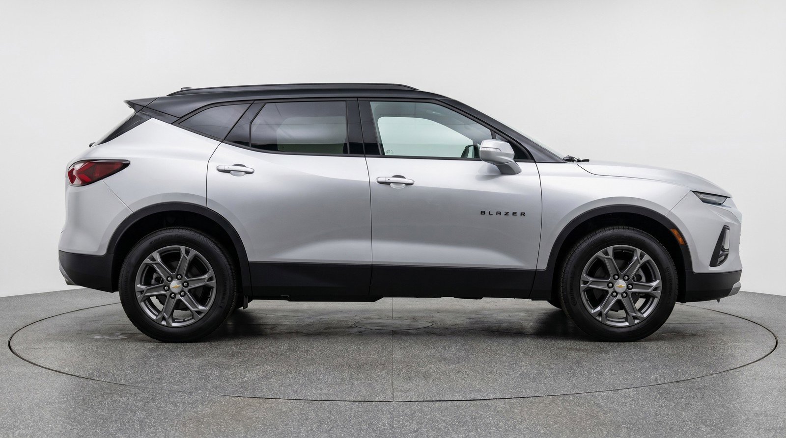 Used 2025 Chevrolet Blazer LT FWD image 11