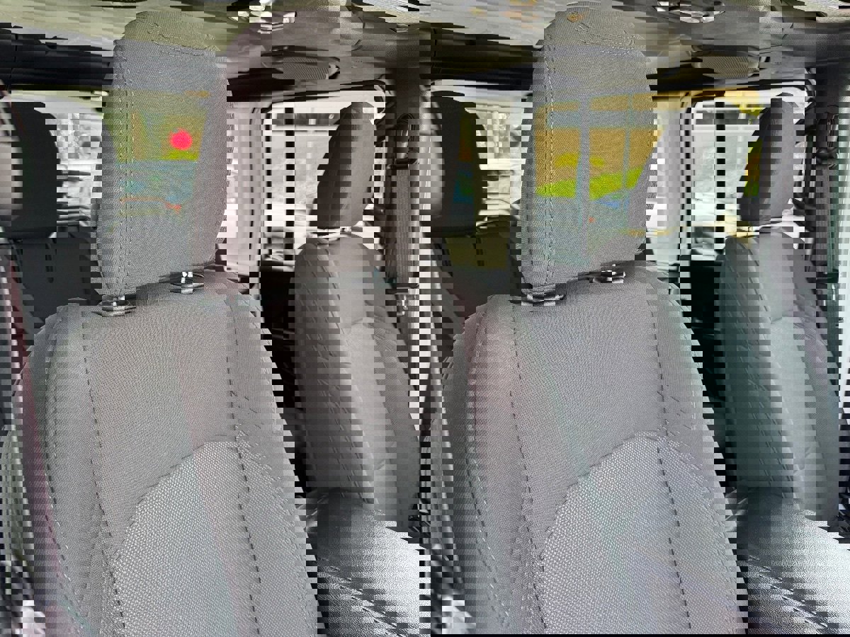 Used 2023 Jeep Wrangler Unlimited image 19