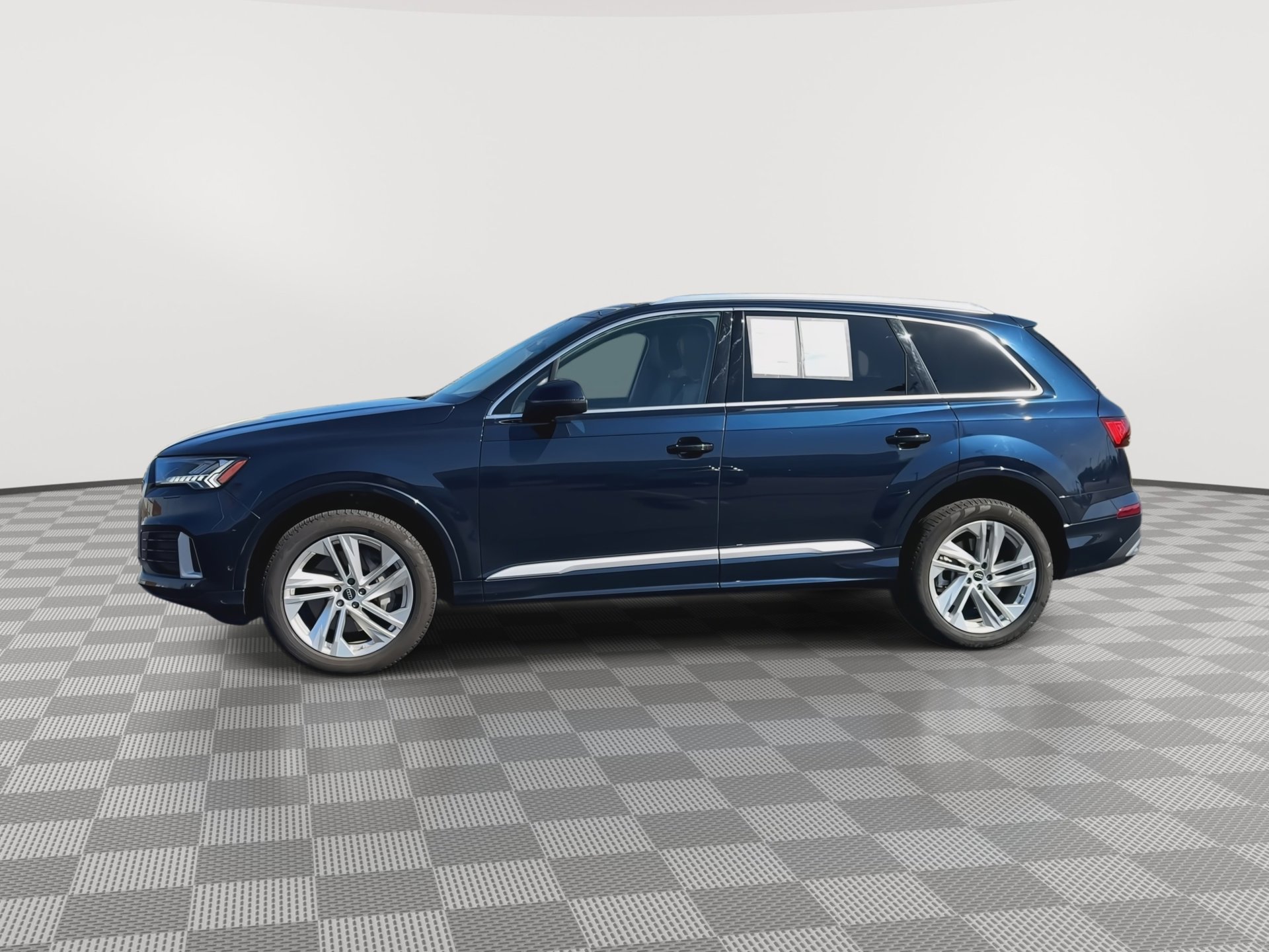 Used 2023 Audi Q7 Premium Plus w/ Premium Plus Package image 5