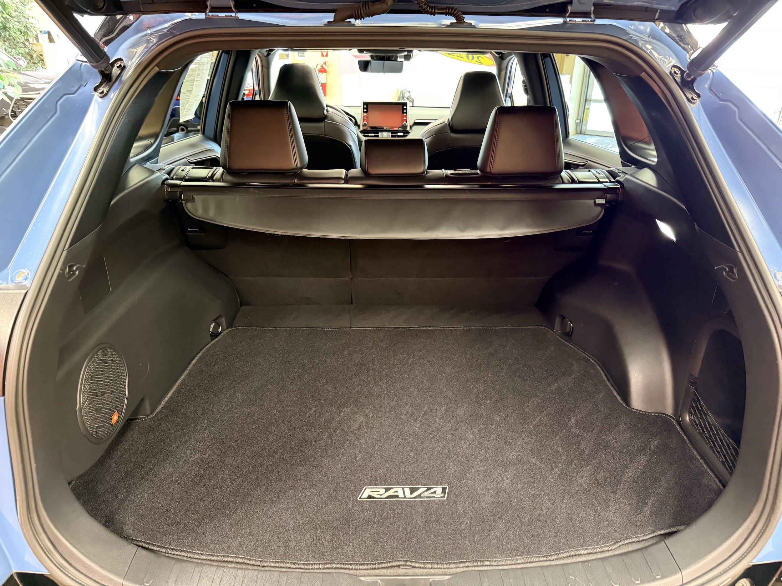 Used 2022 Toyota RAV4 XSE AWD/4WD image 16