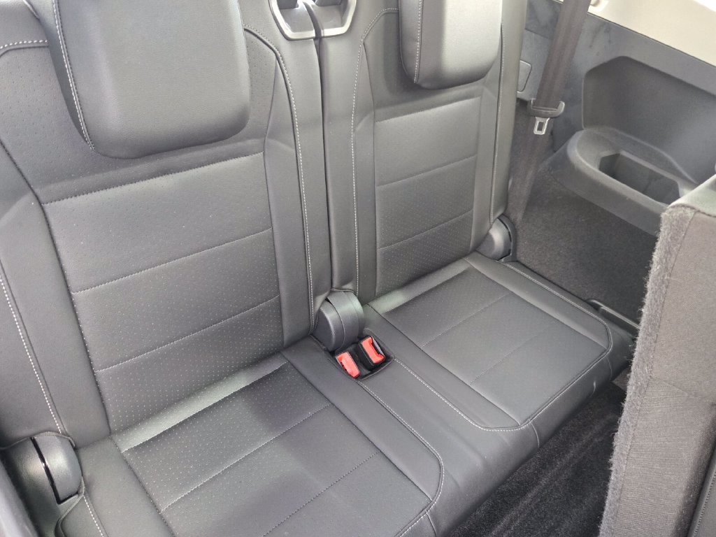 Used 2019 Volkswagen Tiguan SEL FWD image 18