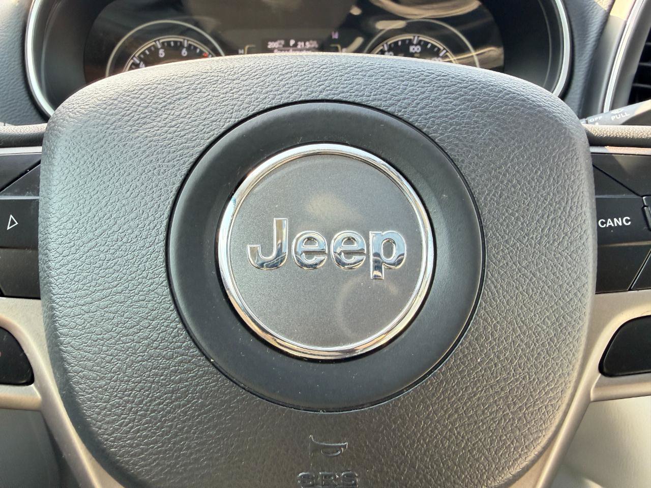 Used 2021 Jeep Cherokee Latitude Lux w/ Sun & Sound Group AWD/4WD image 42