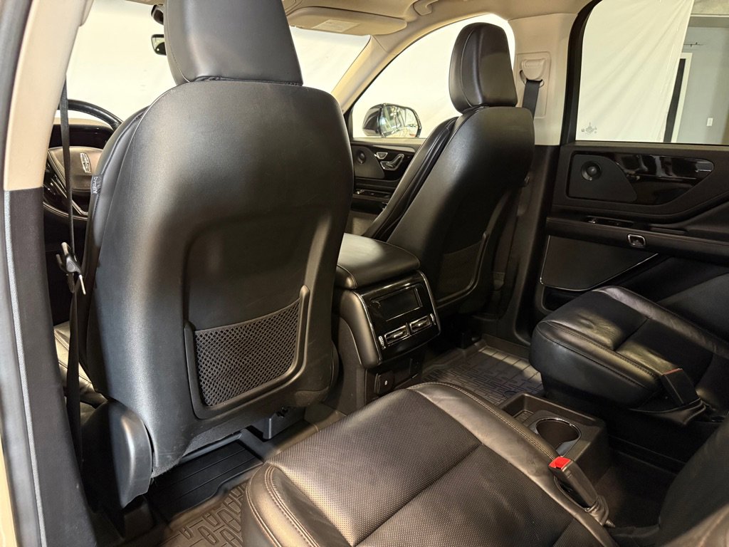 Used 2023 Lincoln Aviator Reserve w/ Elements Package Plus image 19