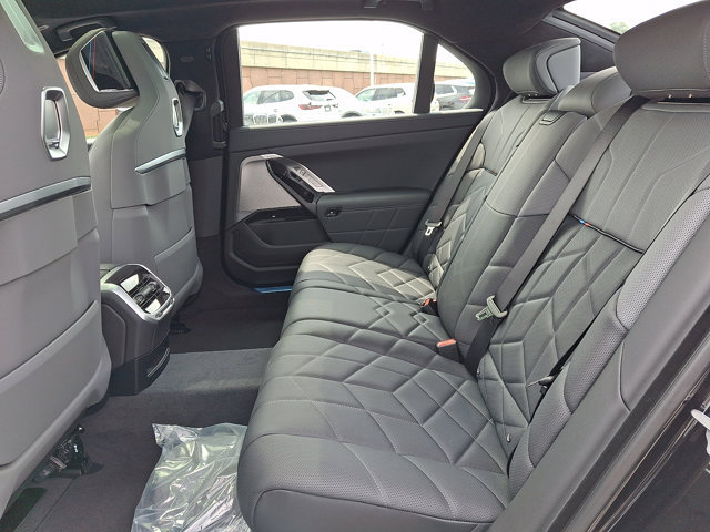 New 2026 BMW i7 xDrive60 w/ Executive Package AWD/4WD image 5