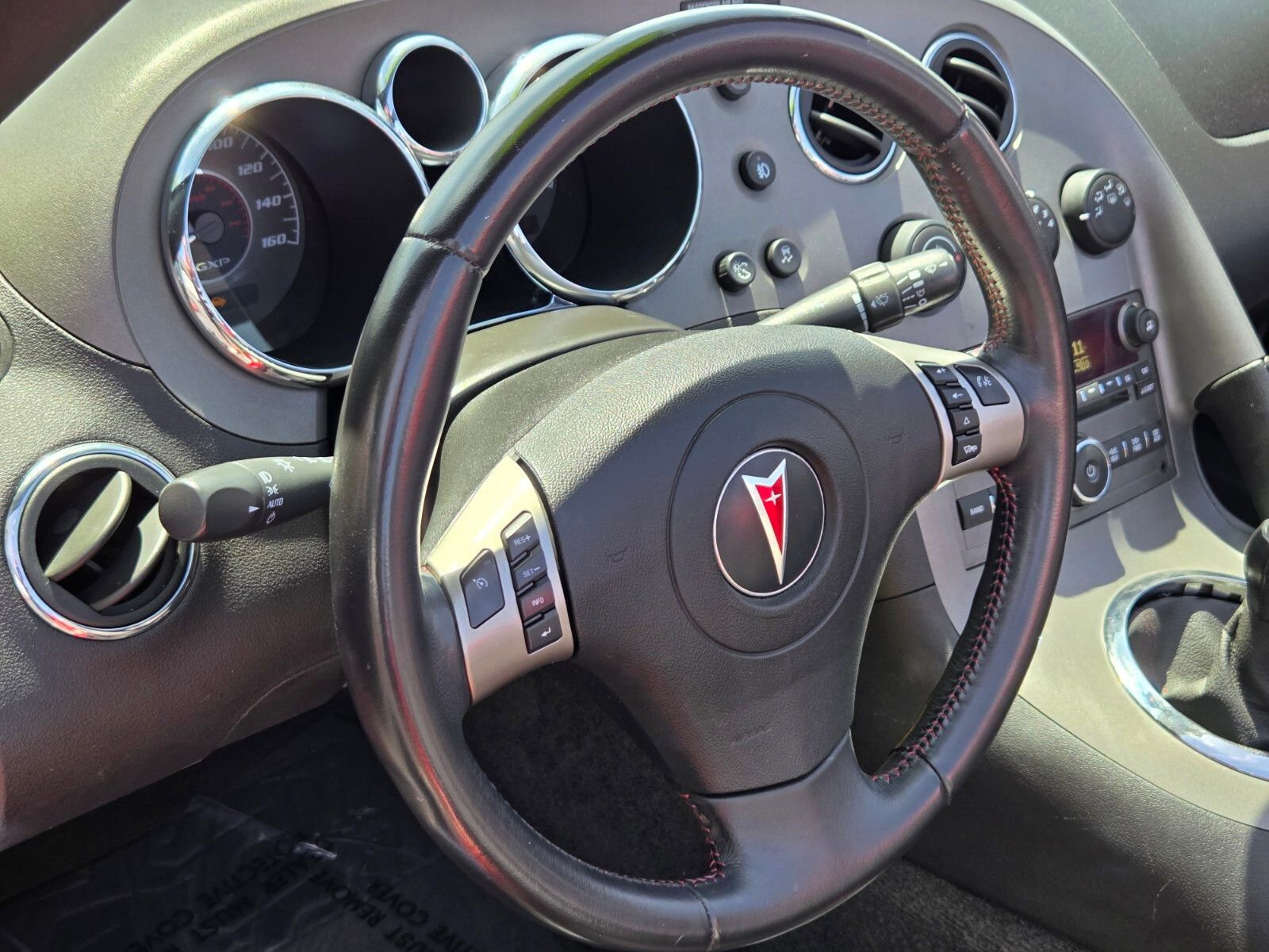 Used 2009 Pontiac Solstice GXP w/ Premium Package RWD image 18