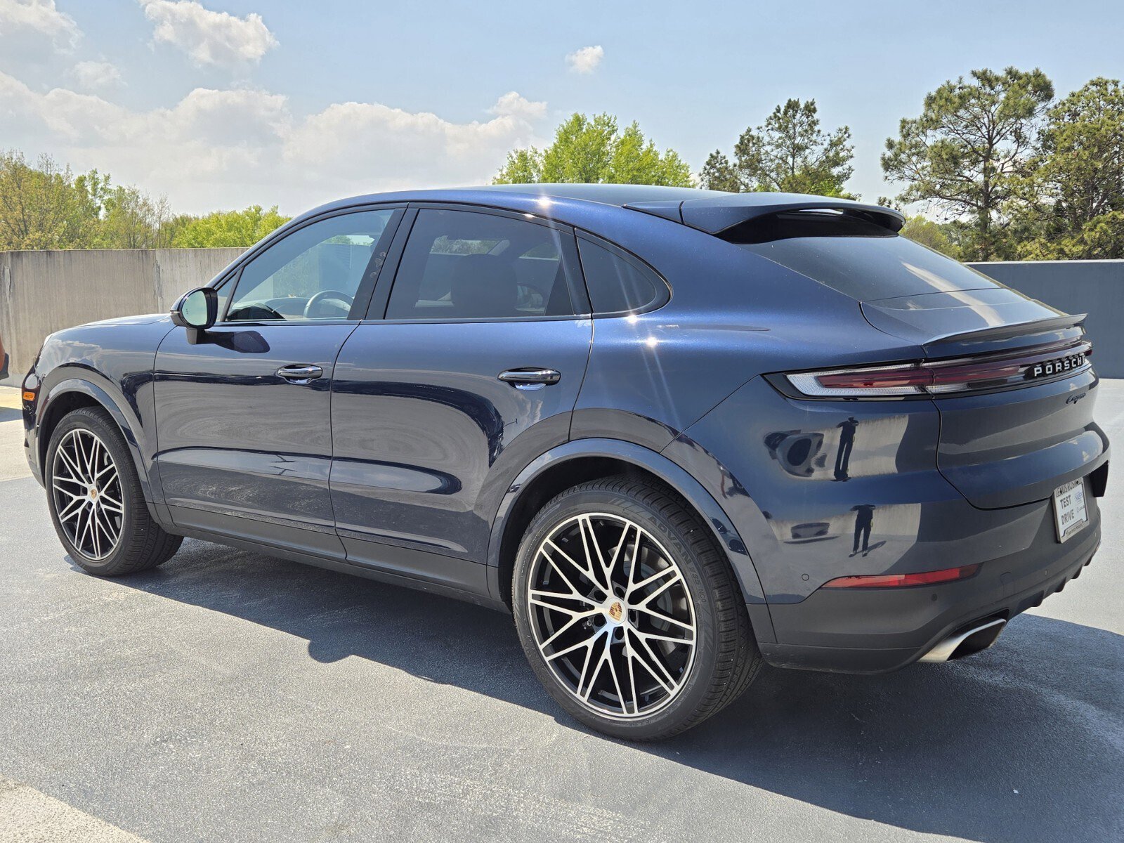 Used 2025 Porsche Cayenne Coupe image 6