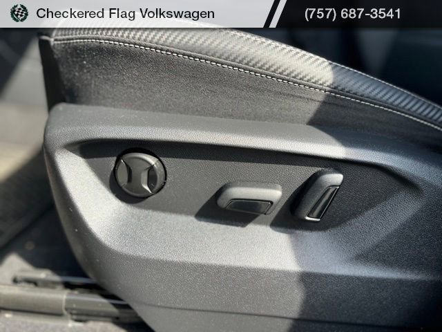 Used 2023 Volkswagen Atlas Cross Sport SE w/ Black Wheel Package image 23