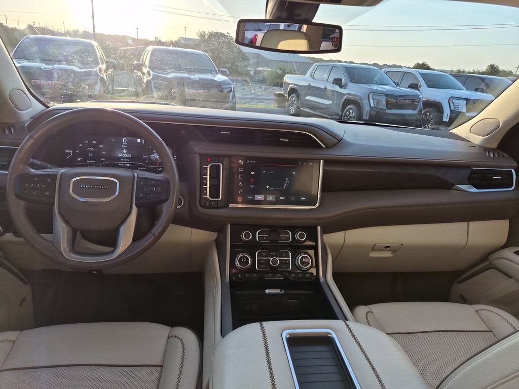 Used 2022 GMC Yukon XL Denali AWD/4WD image 33